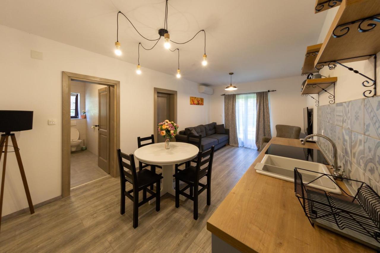 Timber Valley Apartment *